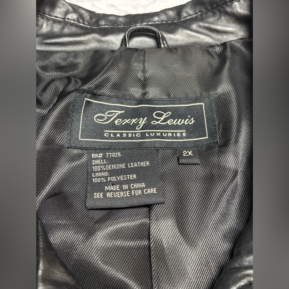 Terry Lewis Classic Luxuries Black Leather Jacket - Picture 2 of 5